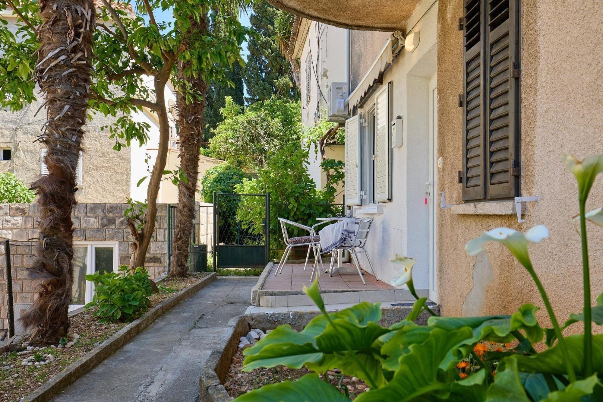 Denda Apartma *